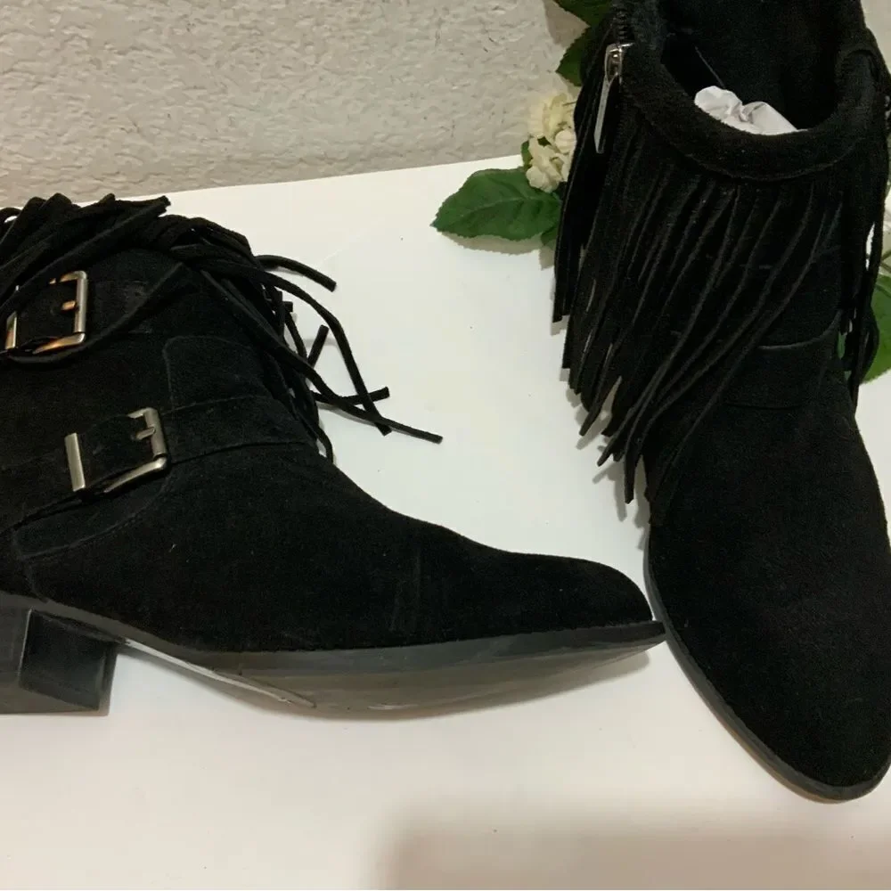 BCBG Capricorn Leather Fringed Bootie, Size  9/ 39 - Picture 10 of 13
